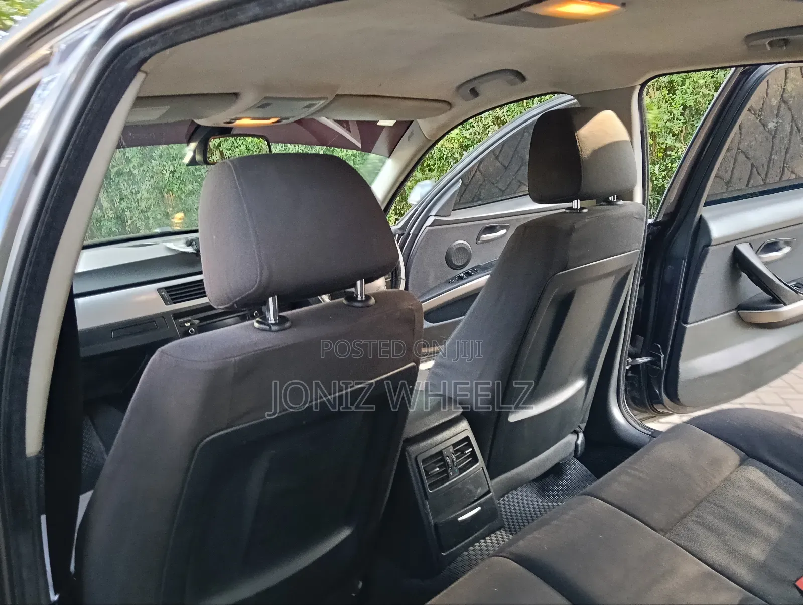 BMW 320i Sedan RWD 2008 Black