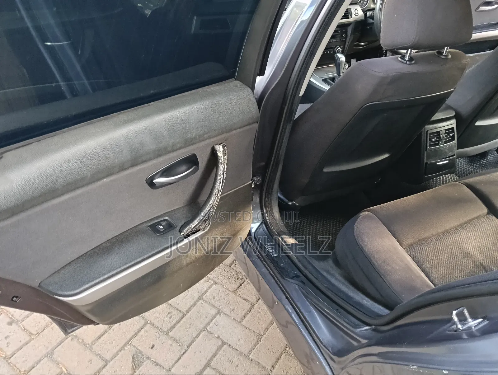 BMW 320i Sedan RWD 2008 Black