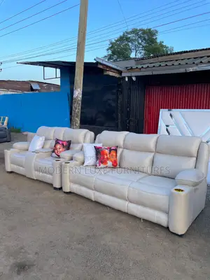 Urban Retreat : Spacious 5 Seater Sofa