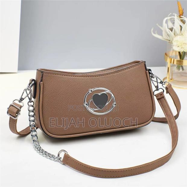 Design Sling Bag - thumbnail 3