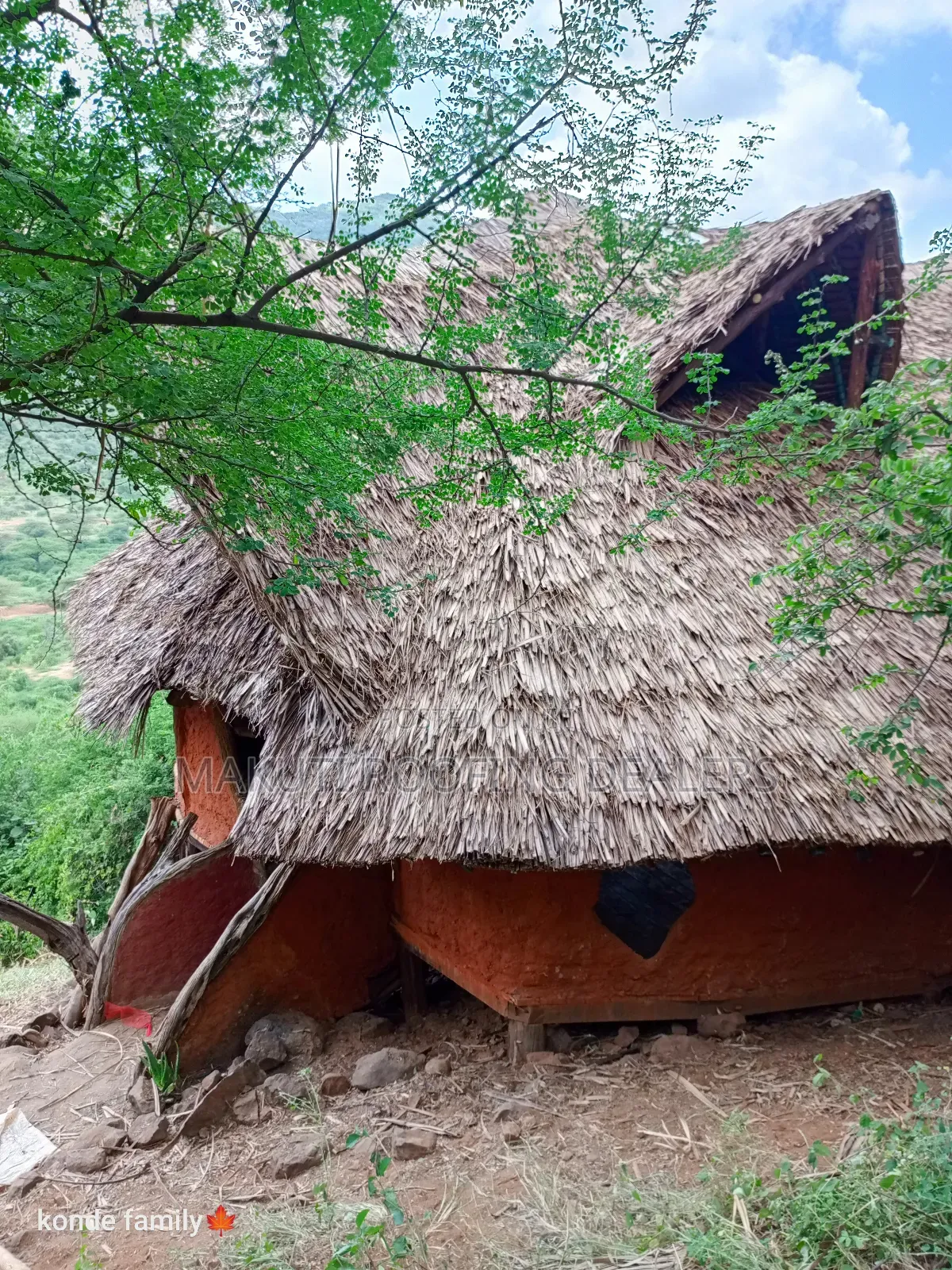 Makuti Roofing, Professional Thatchers