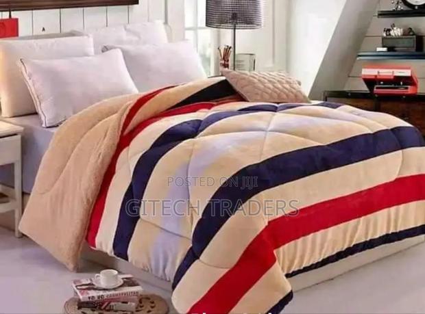 Single Floral Woolen Duvet