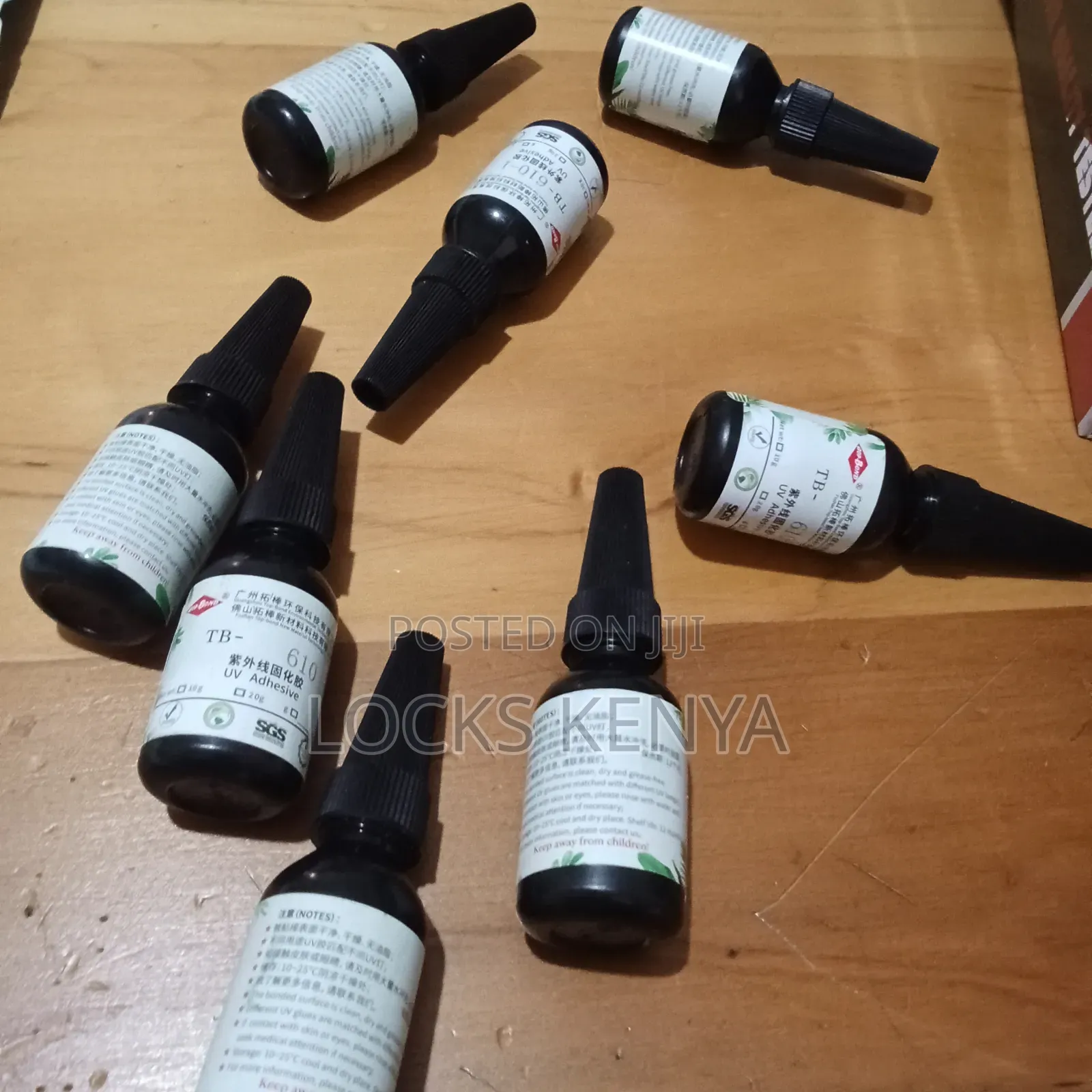 Windscreen Crack Bonding Glue Solutions