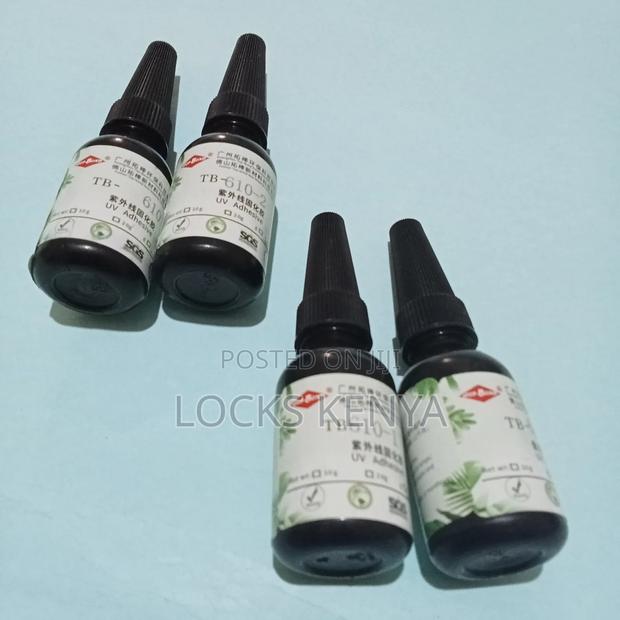 Powerful Windscreen Crack Bonding Glue