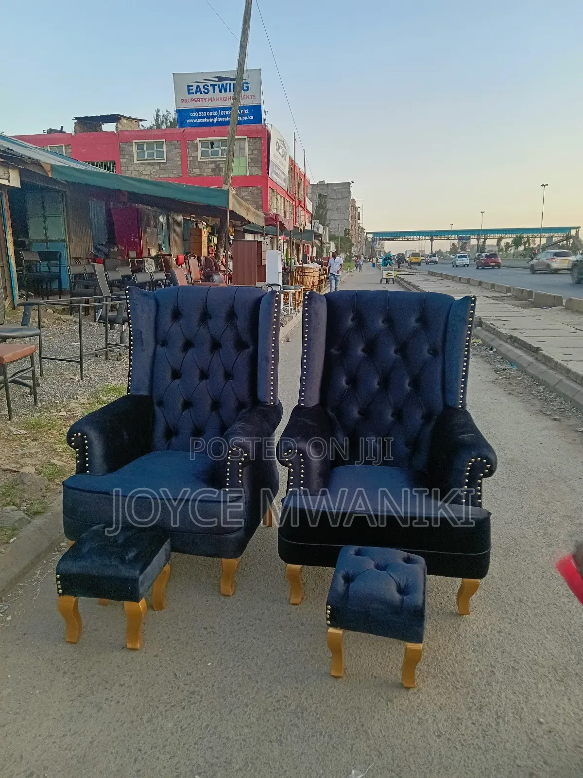Pedicure Seats, Black With 2 Pedicure Stools 