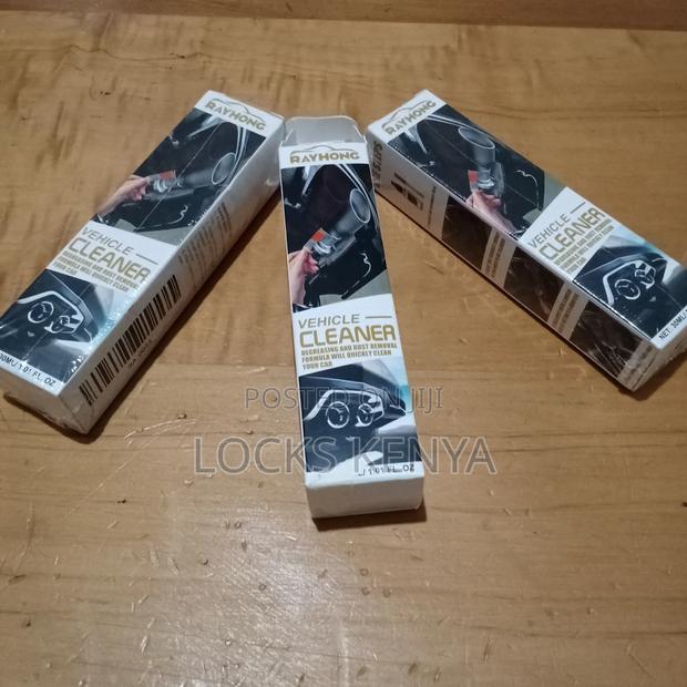 Working Car Metal Rust Remover