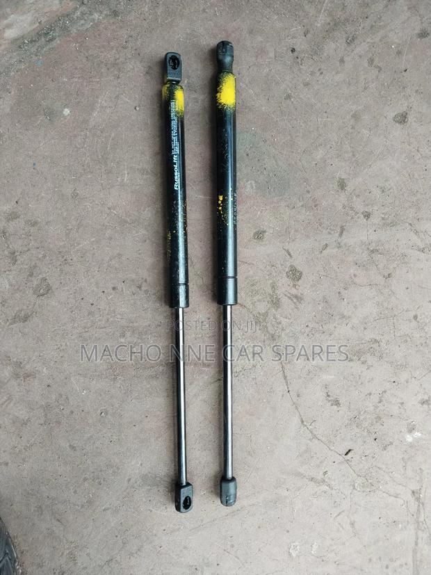 Mitsubishi Outlander 2010 Boot Shocks - thumbnail 2