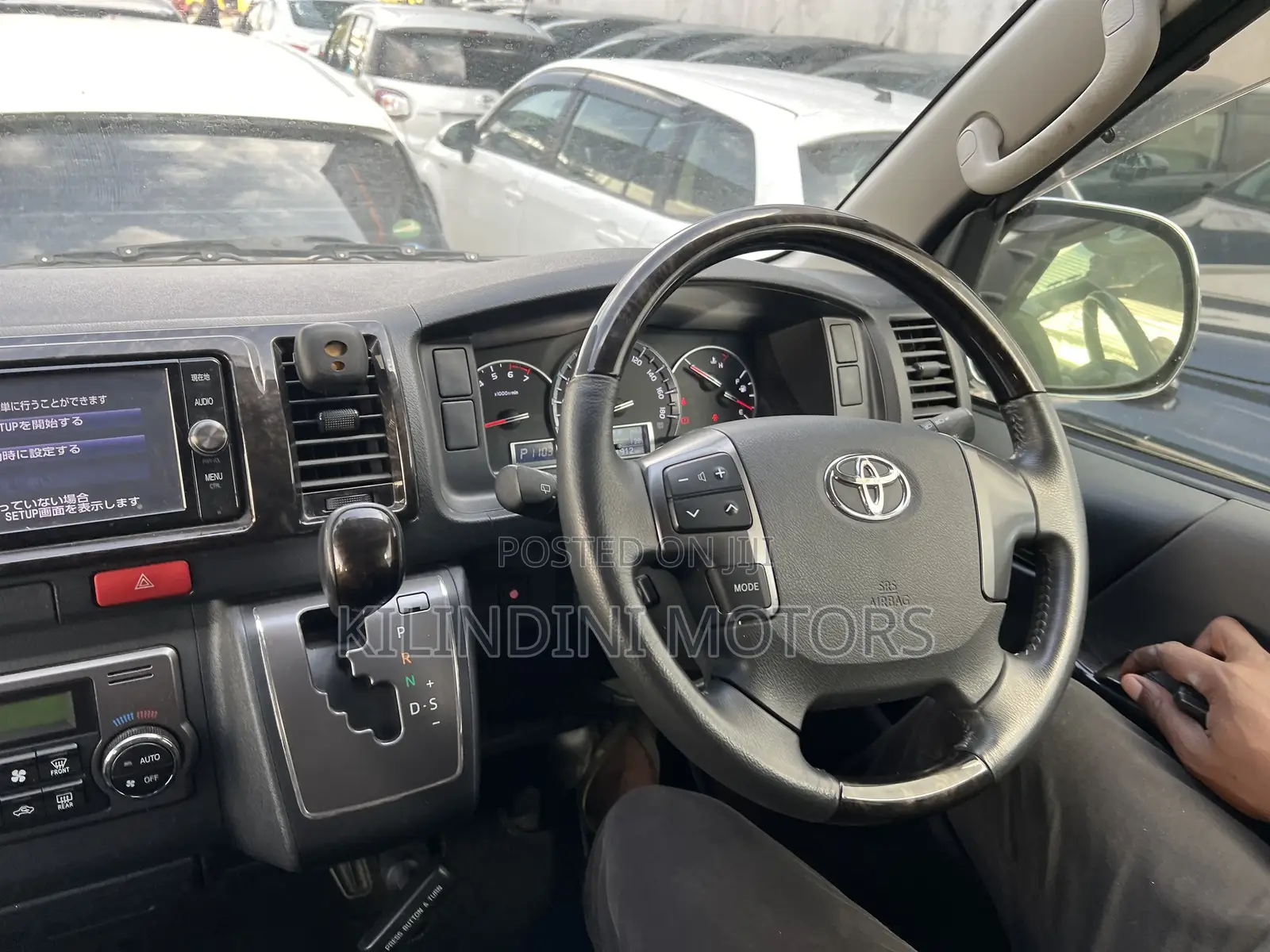 Toyota HiAce 2018 White