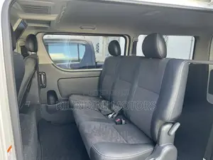 Toyota HiAce 2018 White