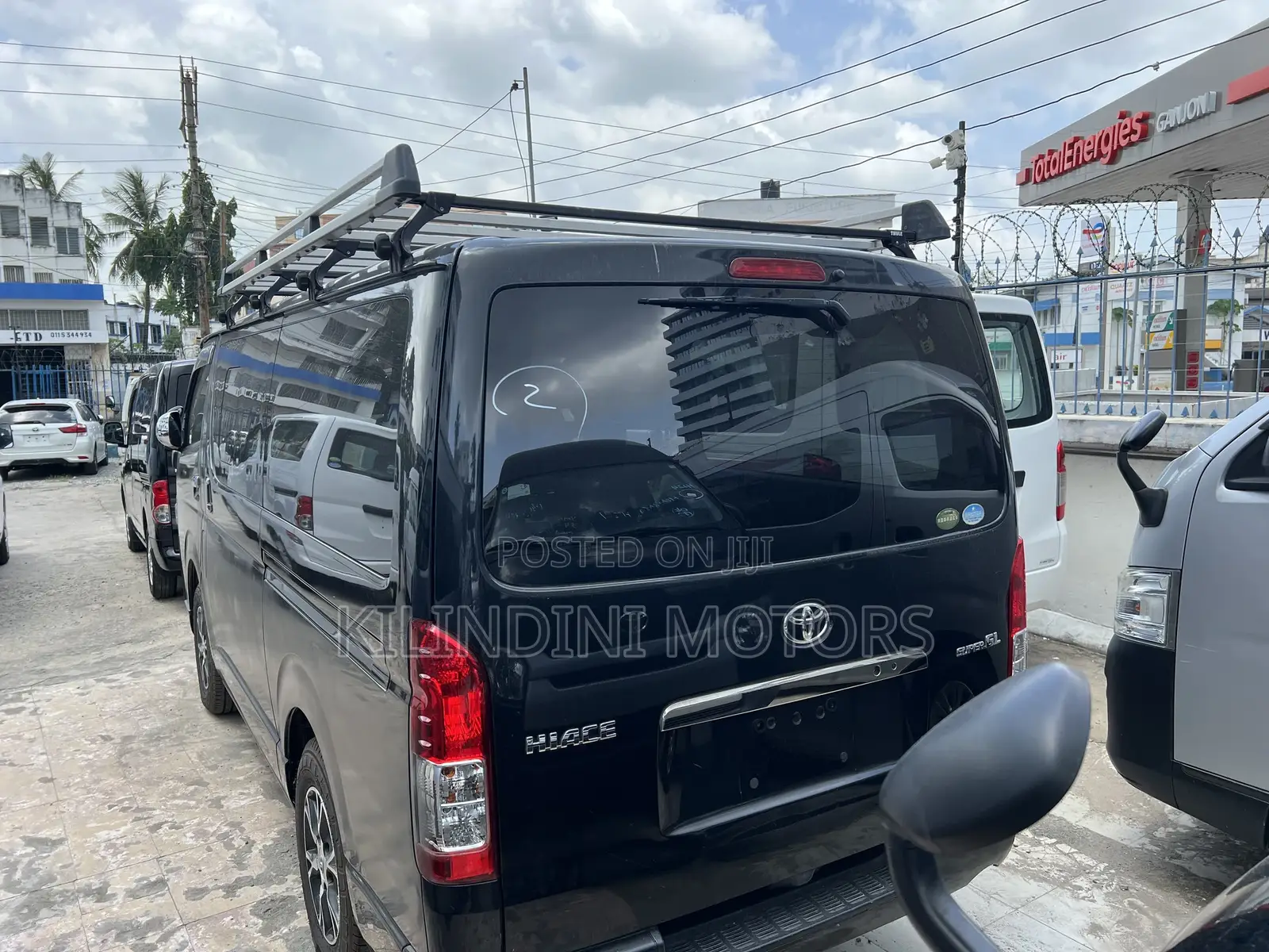 Toyota HiAce 2018 Black