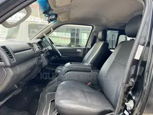 Toyota HiAce 2018 Black