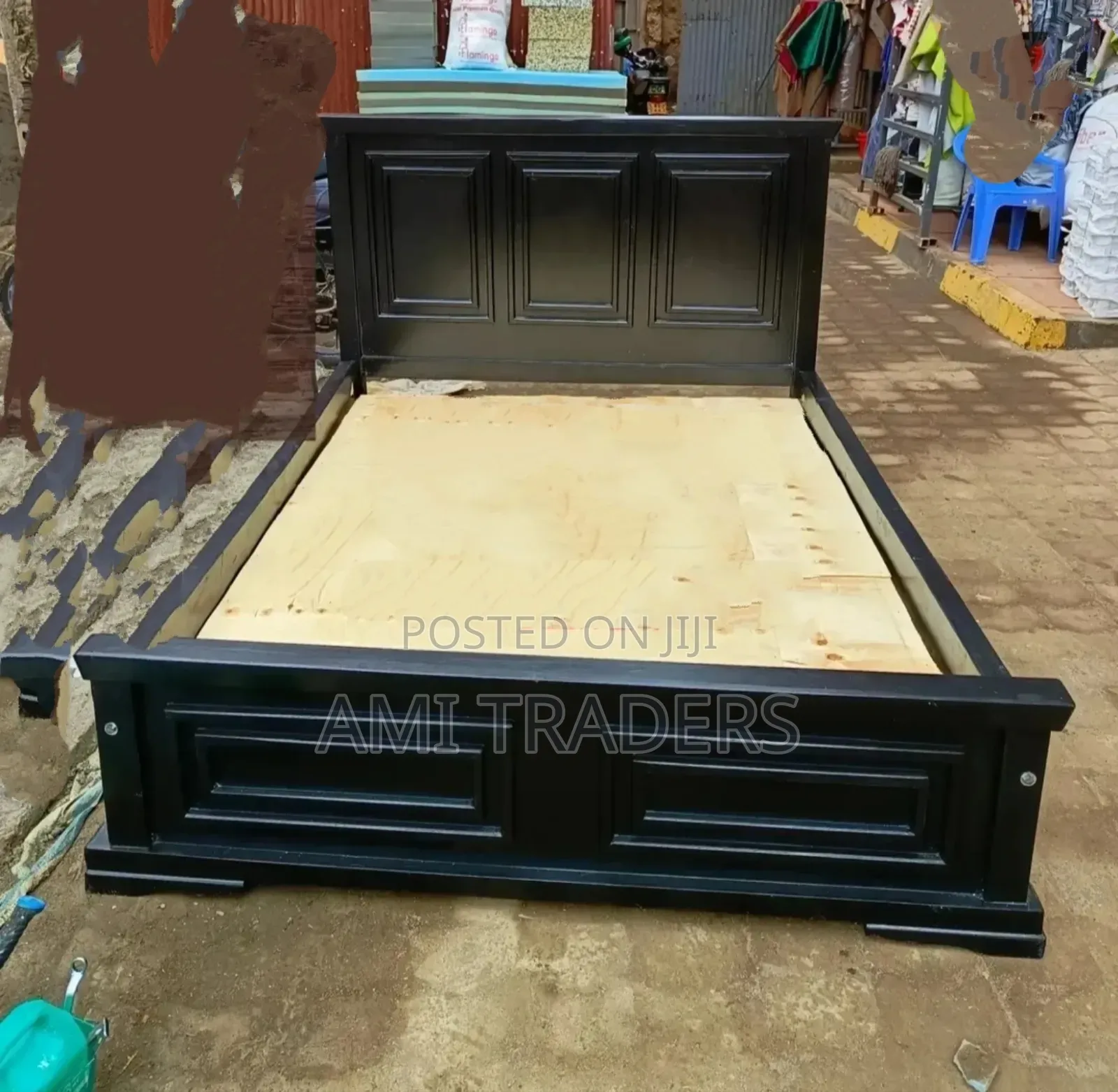 Beds - 5*6 Black Designer Bed