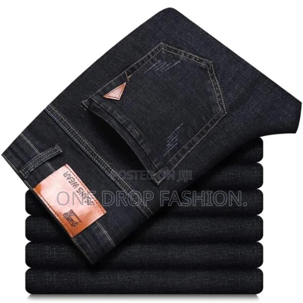 Straight Jeans - thumbnail 2