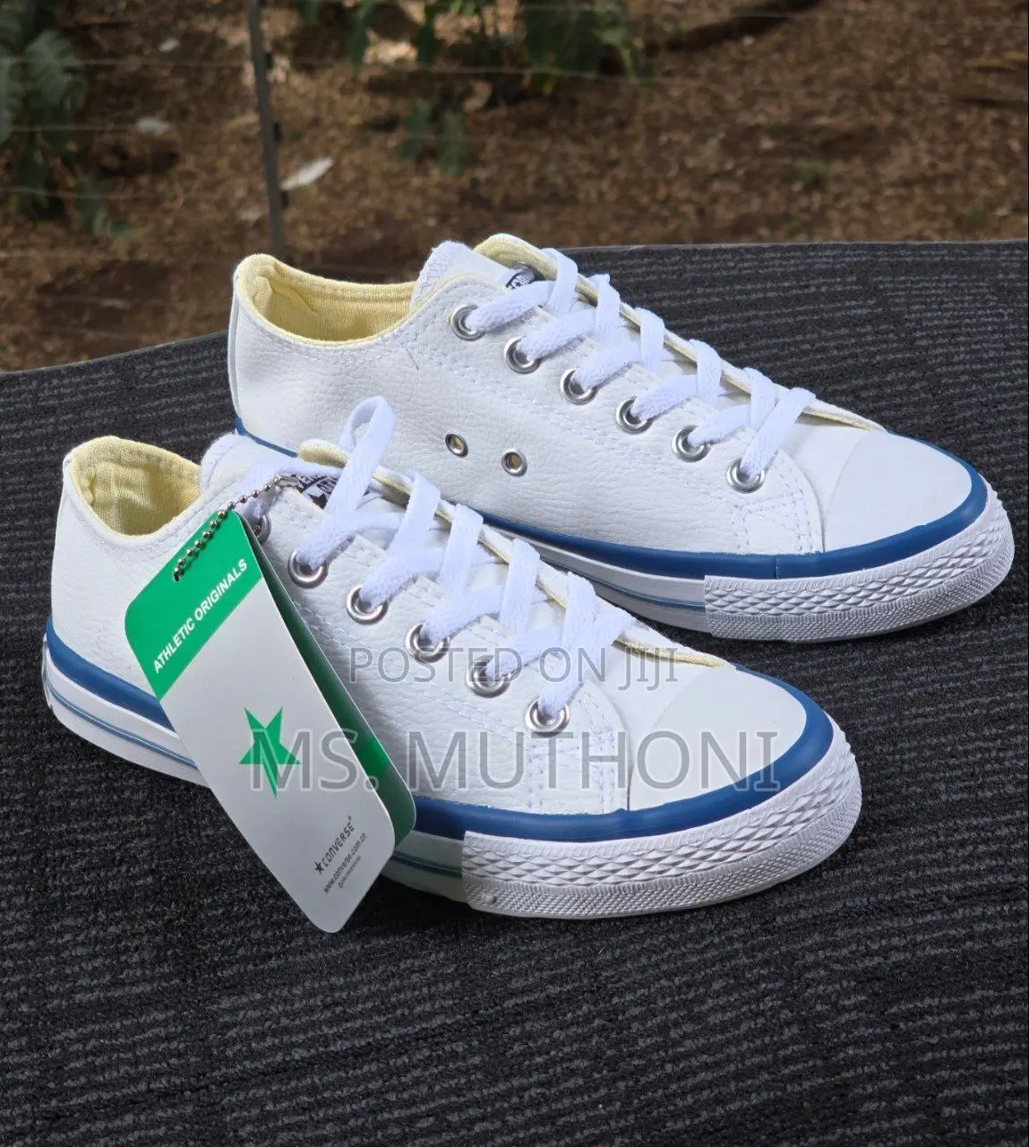 White Converse Leather Sizes: 37,38,39,40,41,42