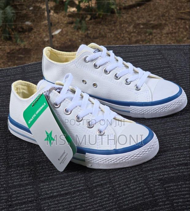 White Converse Leather Sizes: 37,38,39,40,41,42
