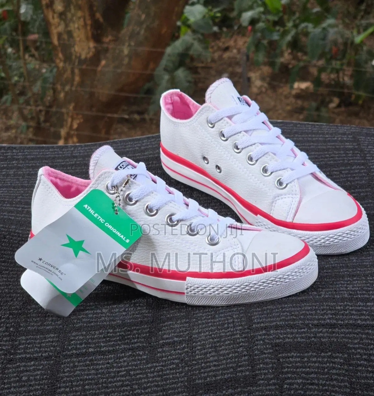 White Converse Leather Sizes: 37,38,39,40,41,42