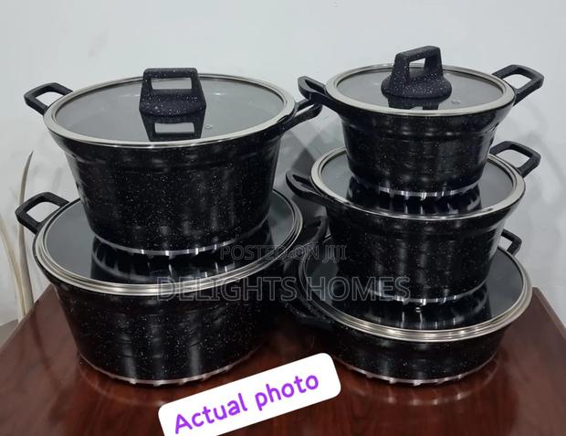 * Set of Cooking/Serving Pots* - main view