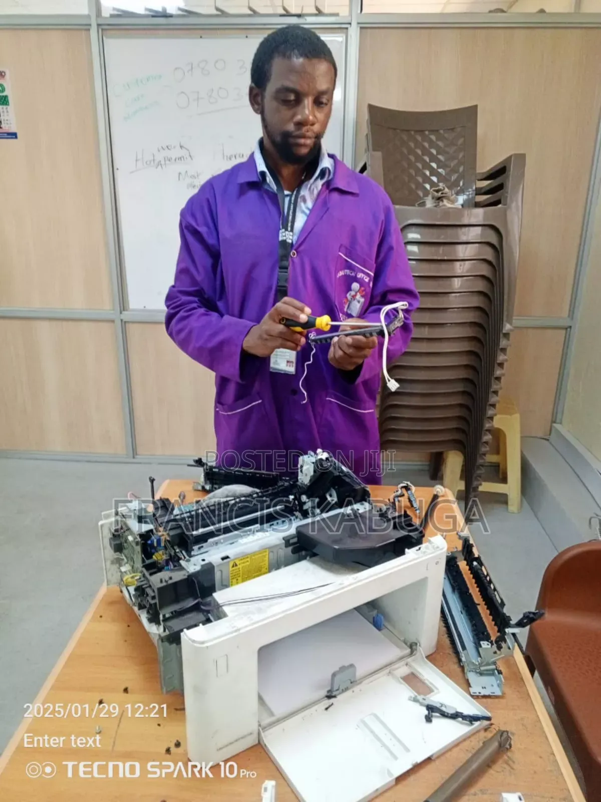 Technician in Pinter Repair and Service