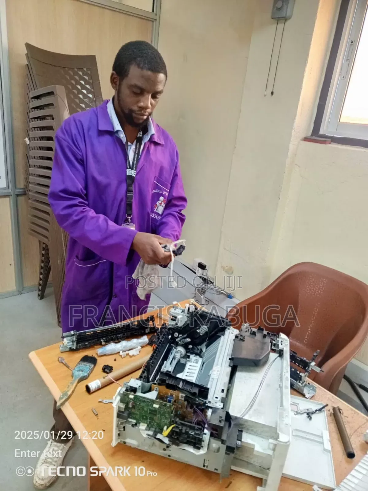 Technician in Pinter Repair and Service