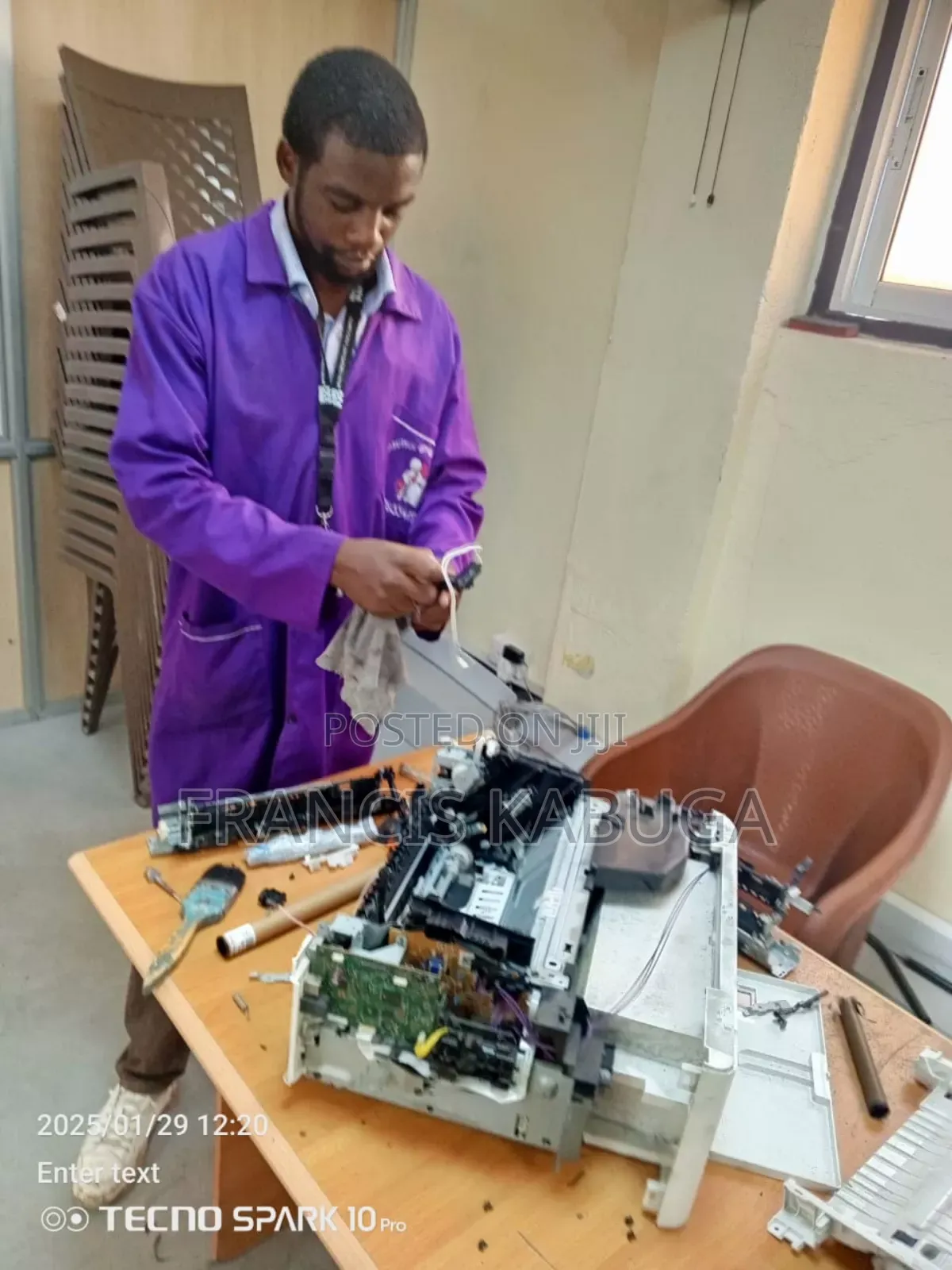 Technician in Pinter Repair and Service