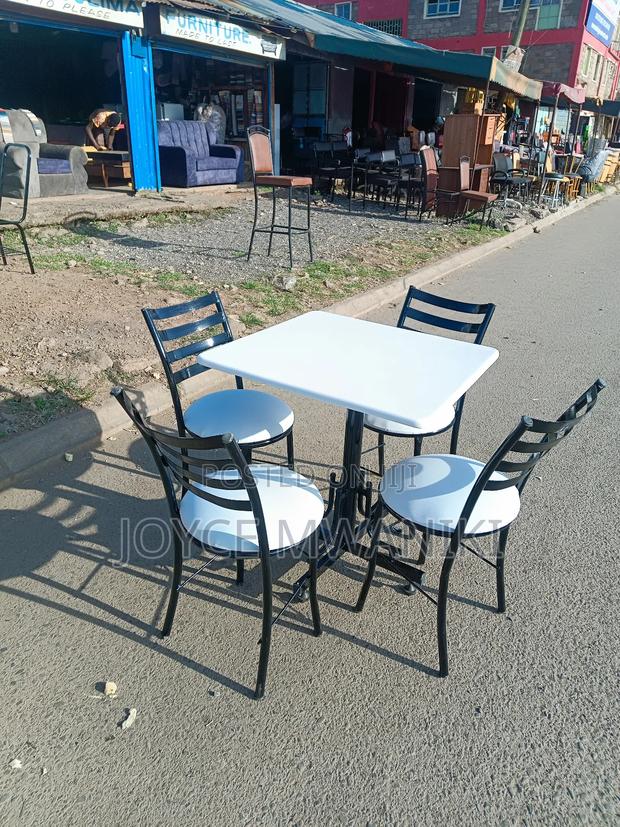 Restaurant Set, White and Black  - thumbnail 3