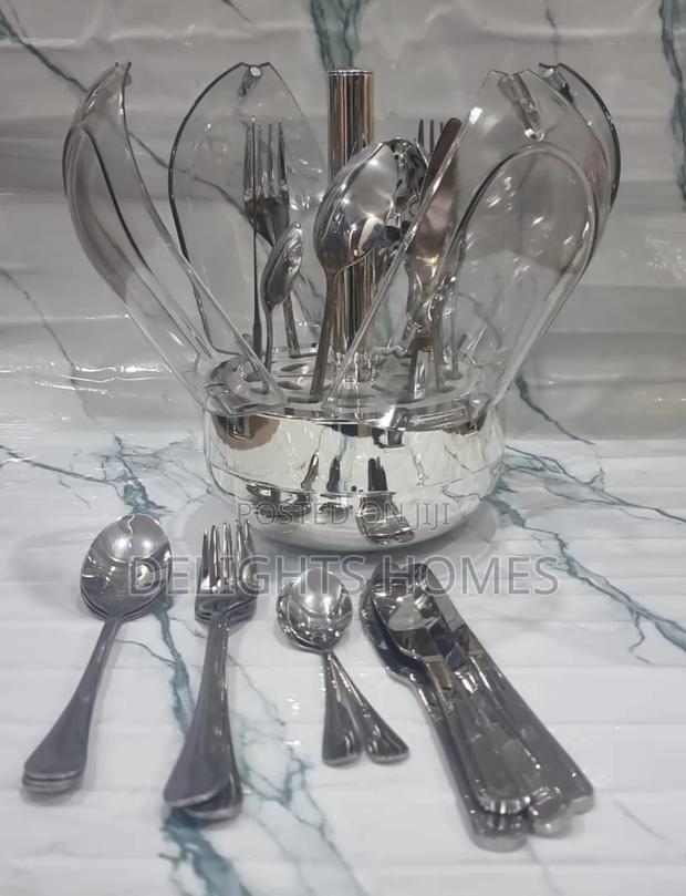 Luxury Crystal Dome Shape Cover 24pc Cutlery - main view