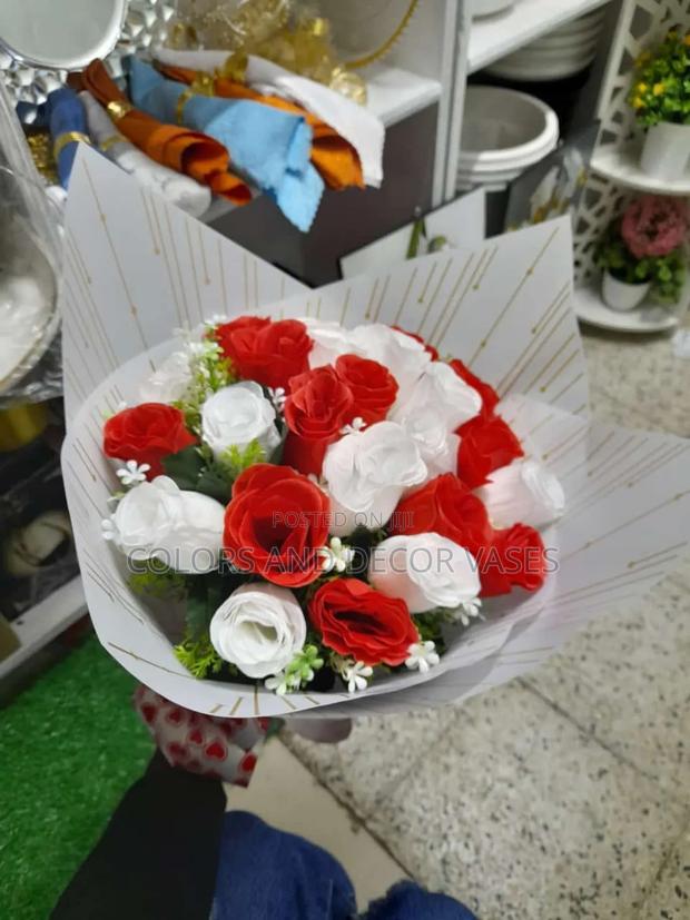 Valentines Flowers Plus Card Artificial - main view