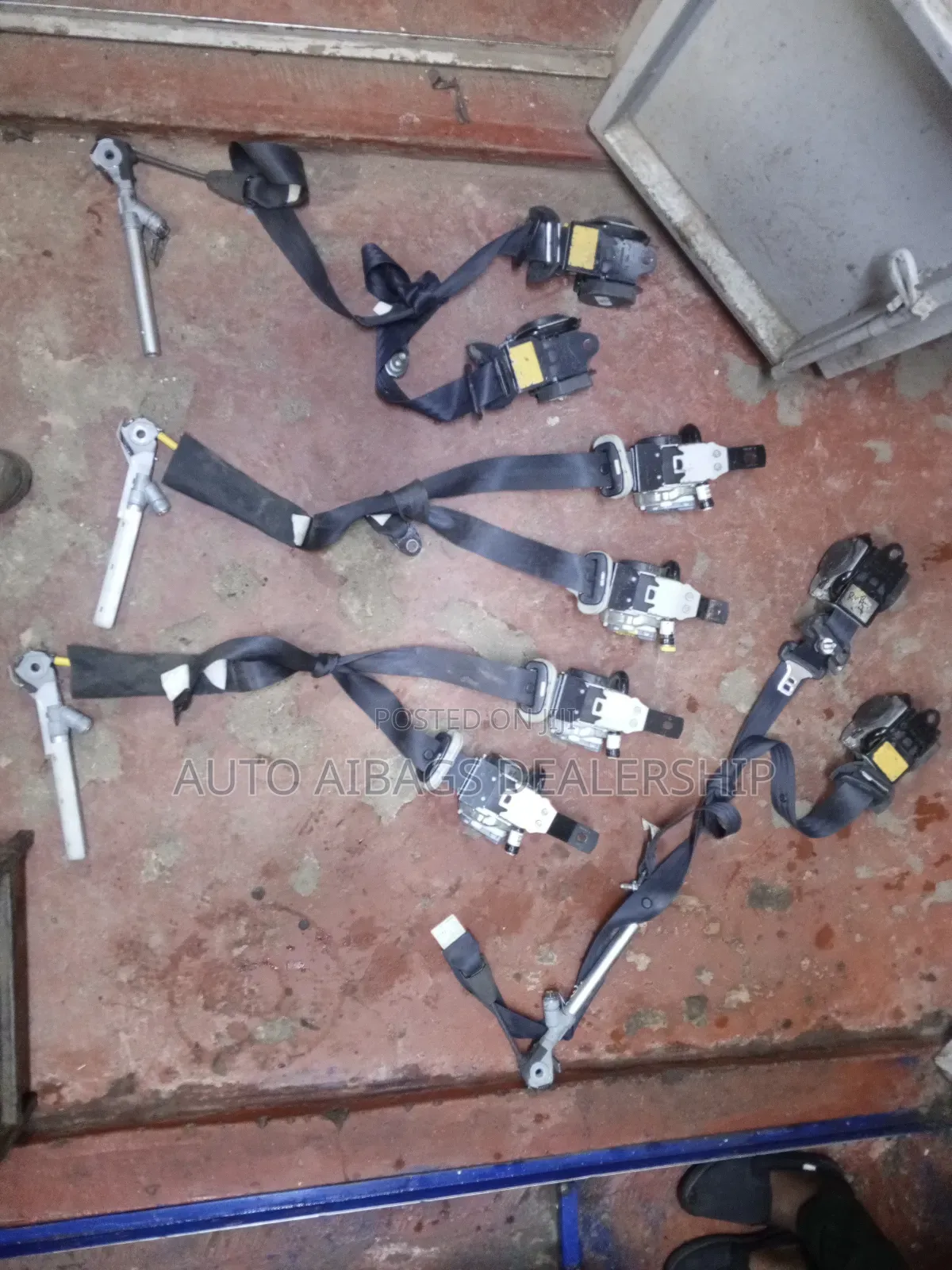 Nissan Serena C26 Front Seatbelts Both.