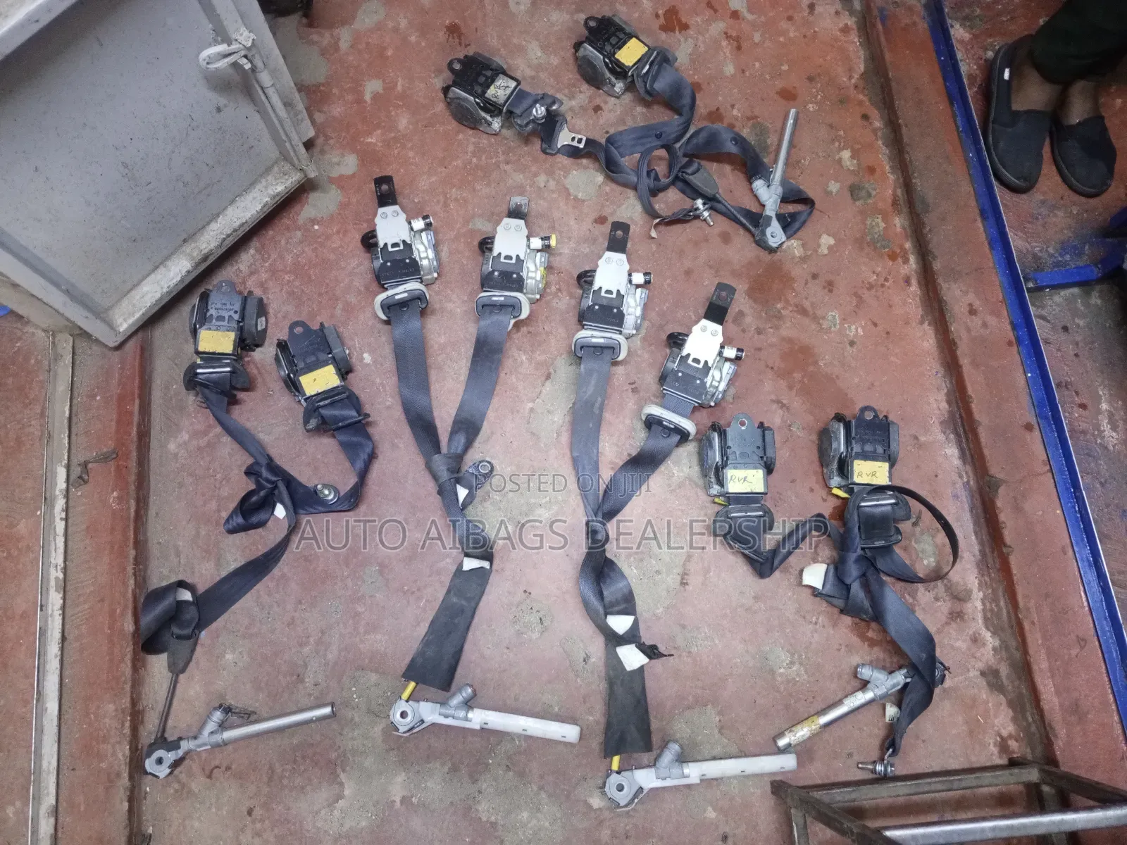 Nissan Serena C26 Front Seatbelts Both.