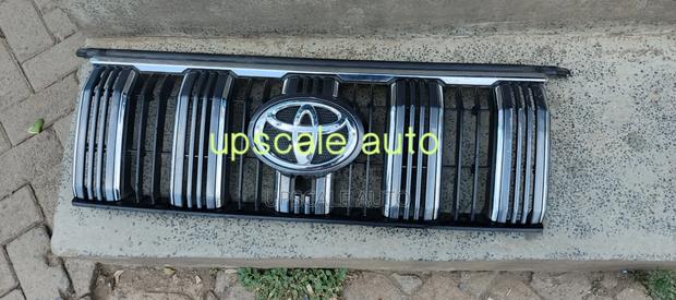 Prado 160 Front Grille With Camera