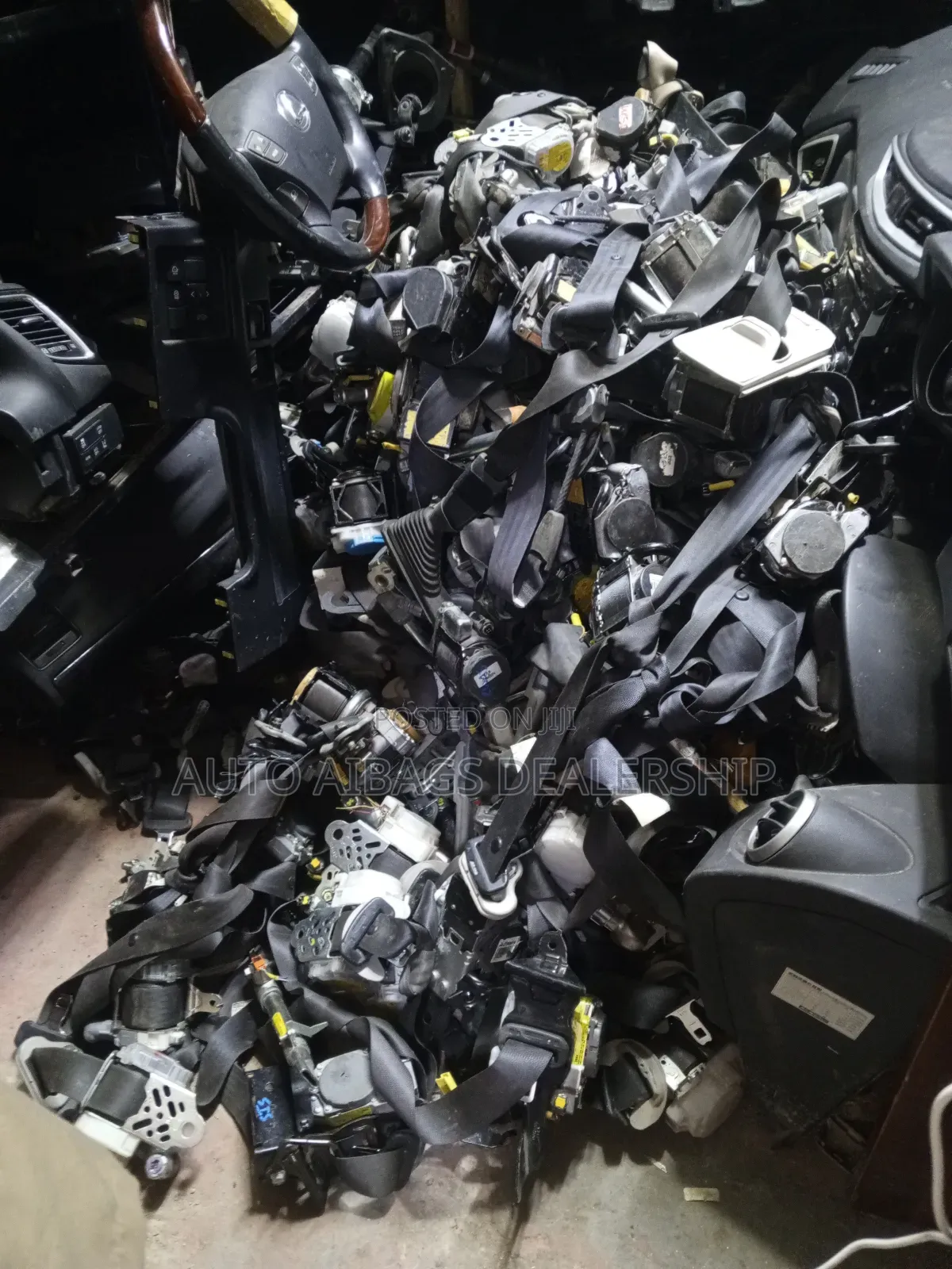 Nissan X-Trail Nt-32 Front Seatbelts.