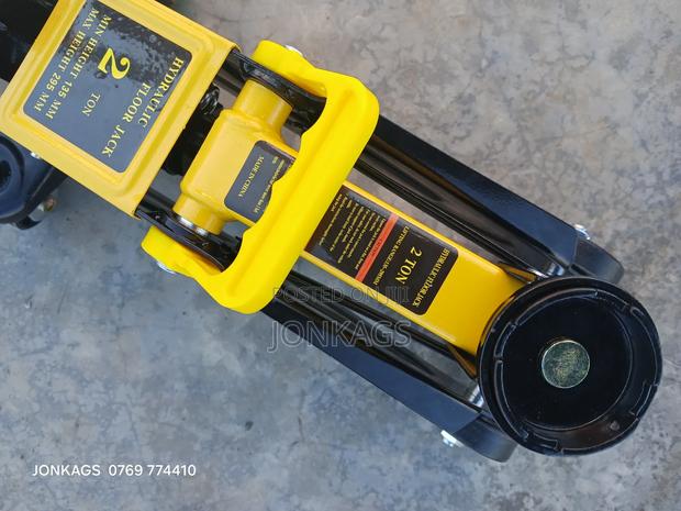 Hydraulic 2 Tonnes Vertical Car Jack - thumbnail 2
