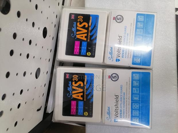 Affordable Sollatek Automatic Voltage Switcher 30 Amps Avs30