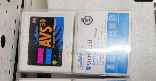 Recommend 
Sollatek Automatic Voltage Switcher 30 Amps Avs30