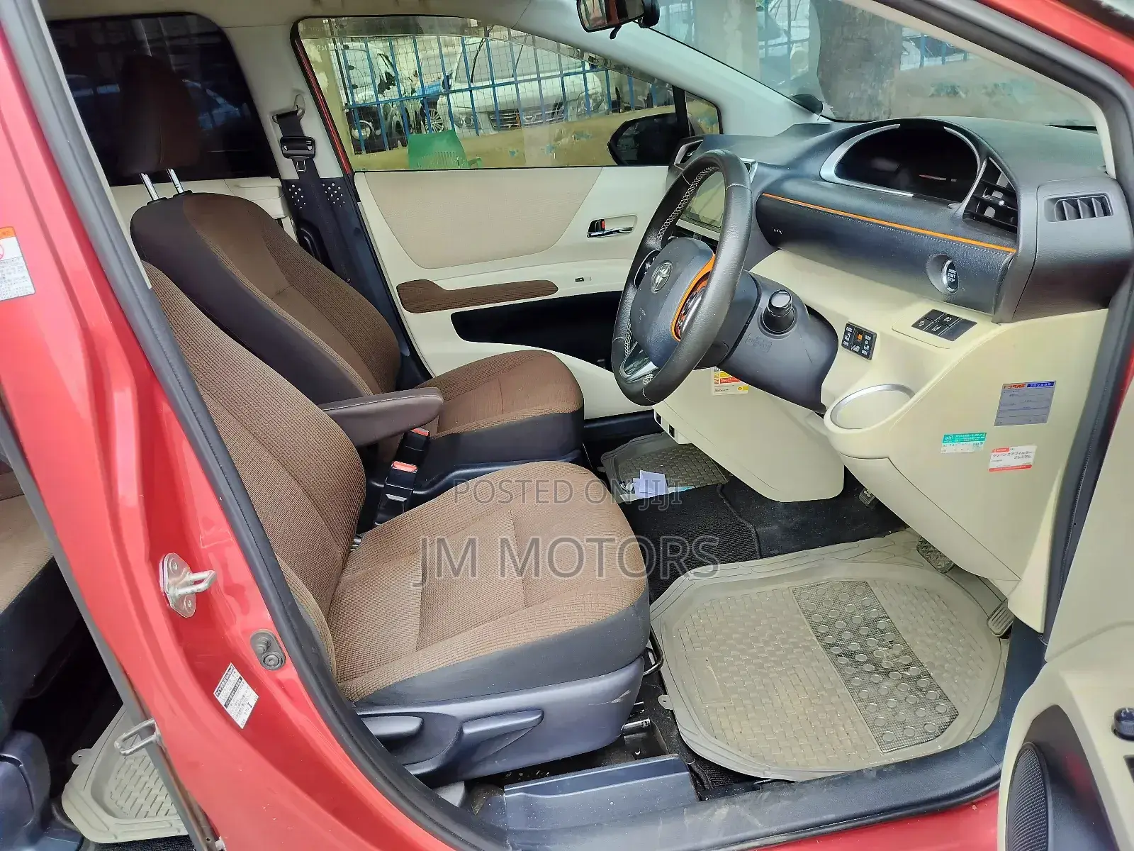 Toyota Sienta 2016 Burgundy