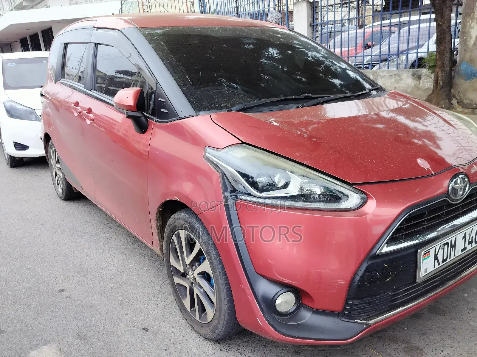 Toyota Sienta 2016 Burgundy