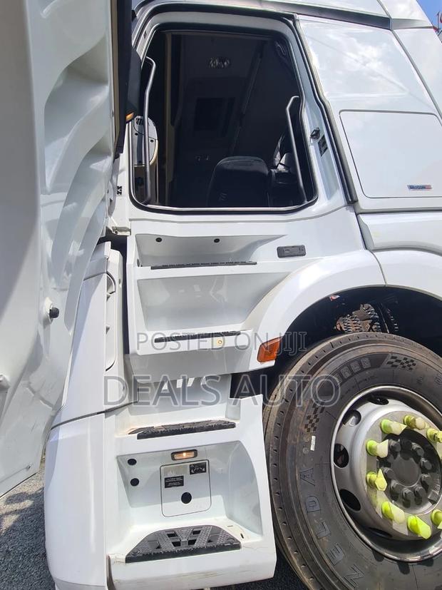 Mercedes Benz Actros - thumbnail 5