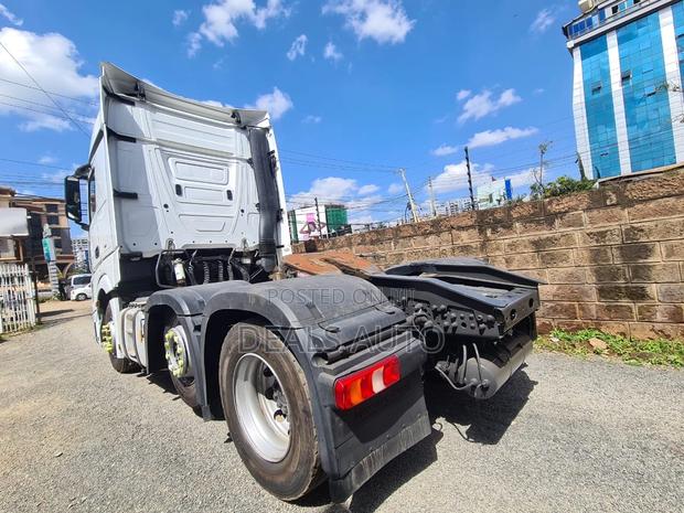 Mercedes Benz Actros - thumbnail 4