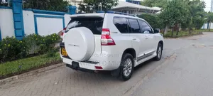 Toyota Land Cruiser Prado 2.8 2017 White