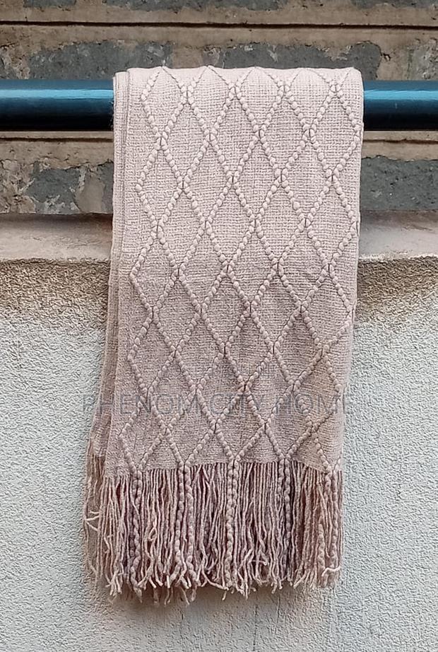 Decorative Cashmere Knitted Blankets - thumbnail 2