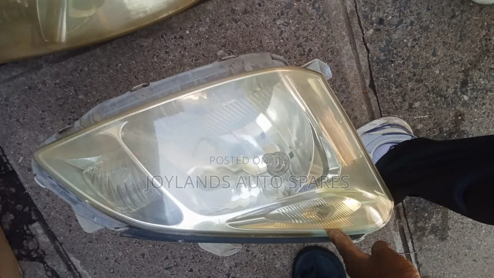 Prmio 240 Original Headlights Non Xenon