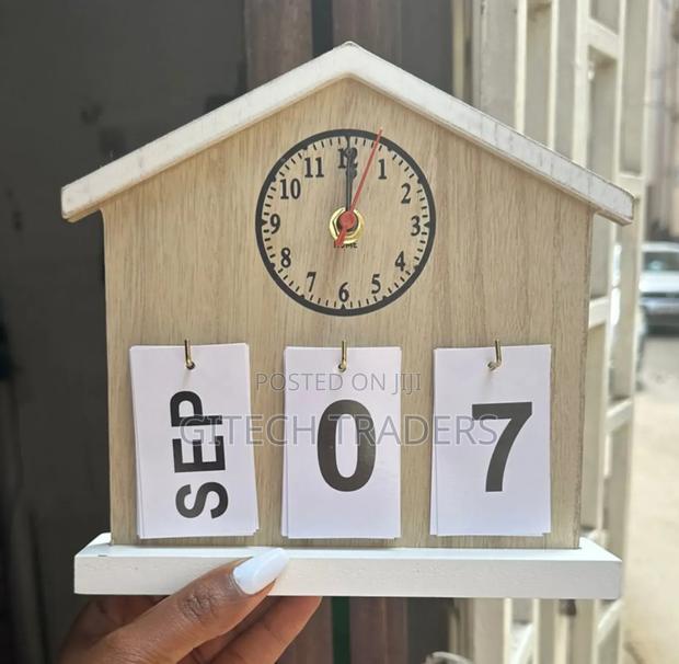 Solid Digital Clock Office Desk Accessories. - main view