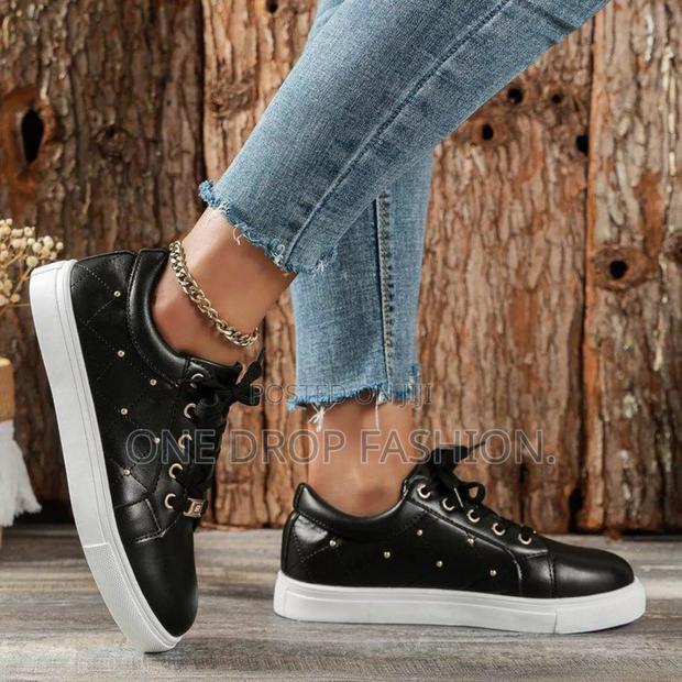 Dotted Sneakers - thumbnail 2