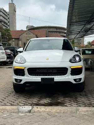 Porsche Cayenne Platinum Edition AWD 2018 Pearl