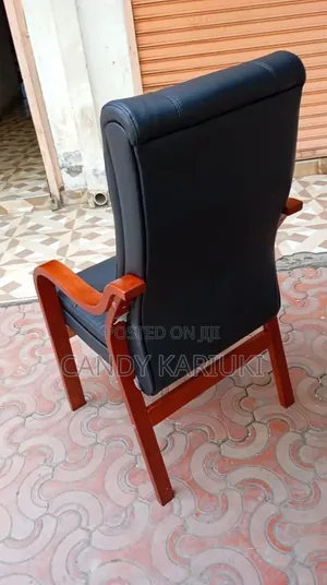Black Waiting Chair With Mahogany Frame