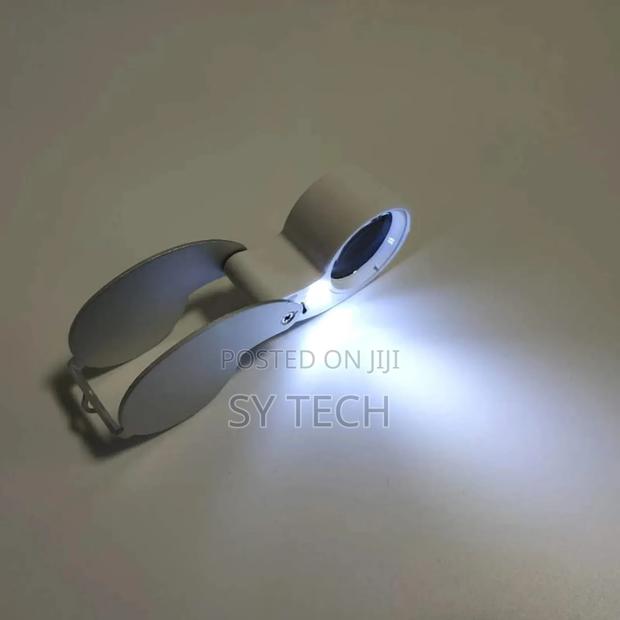 Foldable X40 Magnifying Glass - thumbnail 7