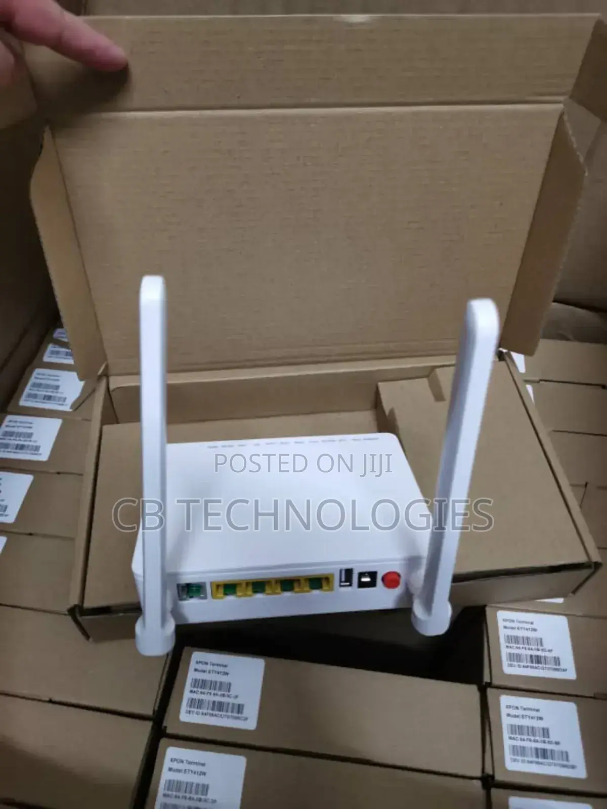 Zte F663nv3a Xpon Sc/Upc 1GE+3FE+1pots+Antenna 5DB 2.4G