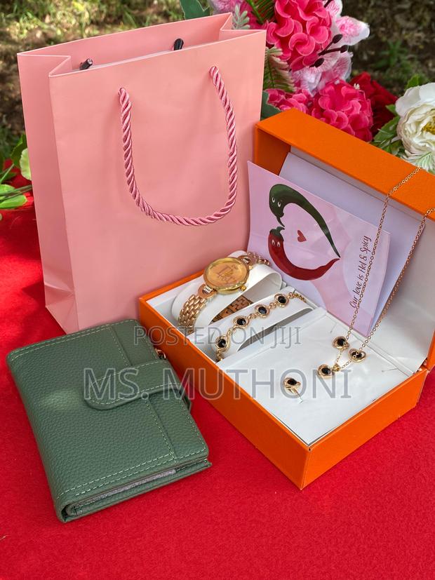 Ladies Beautiful VALENTINES/ Birthday GIFT 