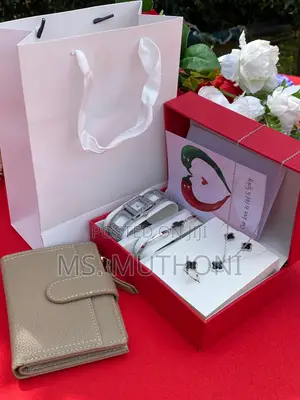 Ladies Beautiful VALENTINES/ Birthday GIFT 
