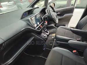 Toyota Noah 2018 White